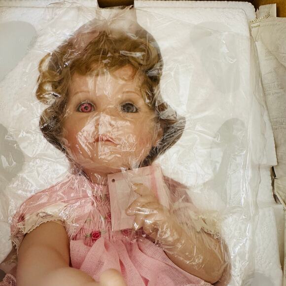 Ashton Drake Galleries Just Hatched Porcelain Doll 1997 Authentic Original New - Picture 5 of 10